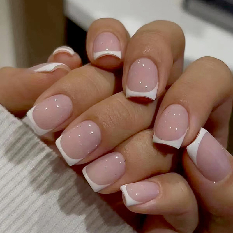 Nail Art Wedding - เล็บปลอมแบบกดติดทรงสี่เหลี่ยมสั้น สีนู้ดขาว คลาสสิคสไตล์ฝรั่งเศส ถอดออกได้ สวยหรู สำหรับผู้หญิง