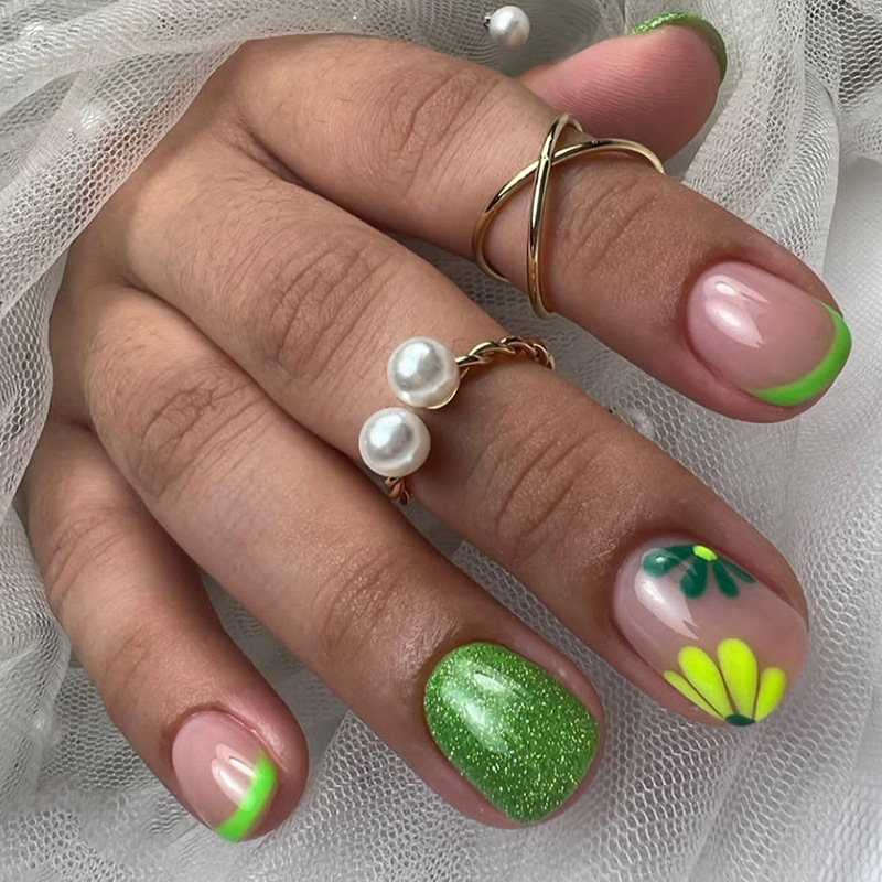 Nail Art Jelly - เล็บปลอมแบบสั้น 24 ชิ้น พร้อมกาวเจล สีเขียวลายดอกไม้ฤดูร้อน สไตล์ฝรั่งเศส