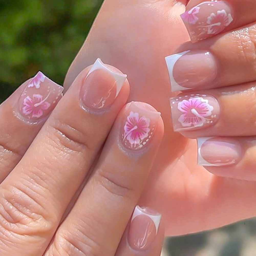 Nail Art Wedding - 24 ชิ้นดอกไม้ฝรั่งเศสเล็บปลอมสีชมพู Hibiscus Design ฝาครอบกดบนเล็บสวมใส่ประดิษฐ์ปลอมปลายนิ้วสําหรับผู้หญิง &