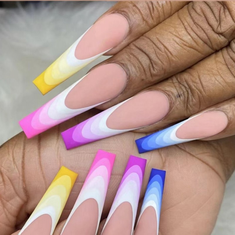 Nail Art Y2K - เล็บปลอมแบบสั้น-กลาง สำหรับผู้หญิงและเด็กผู้หญิง สไตล์ Y2K สีไล่เฉดฟ้า ม่วง