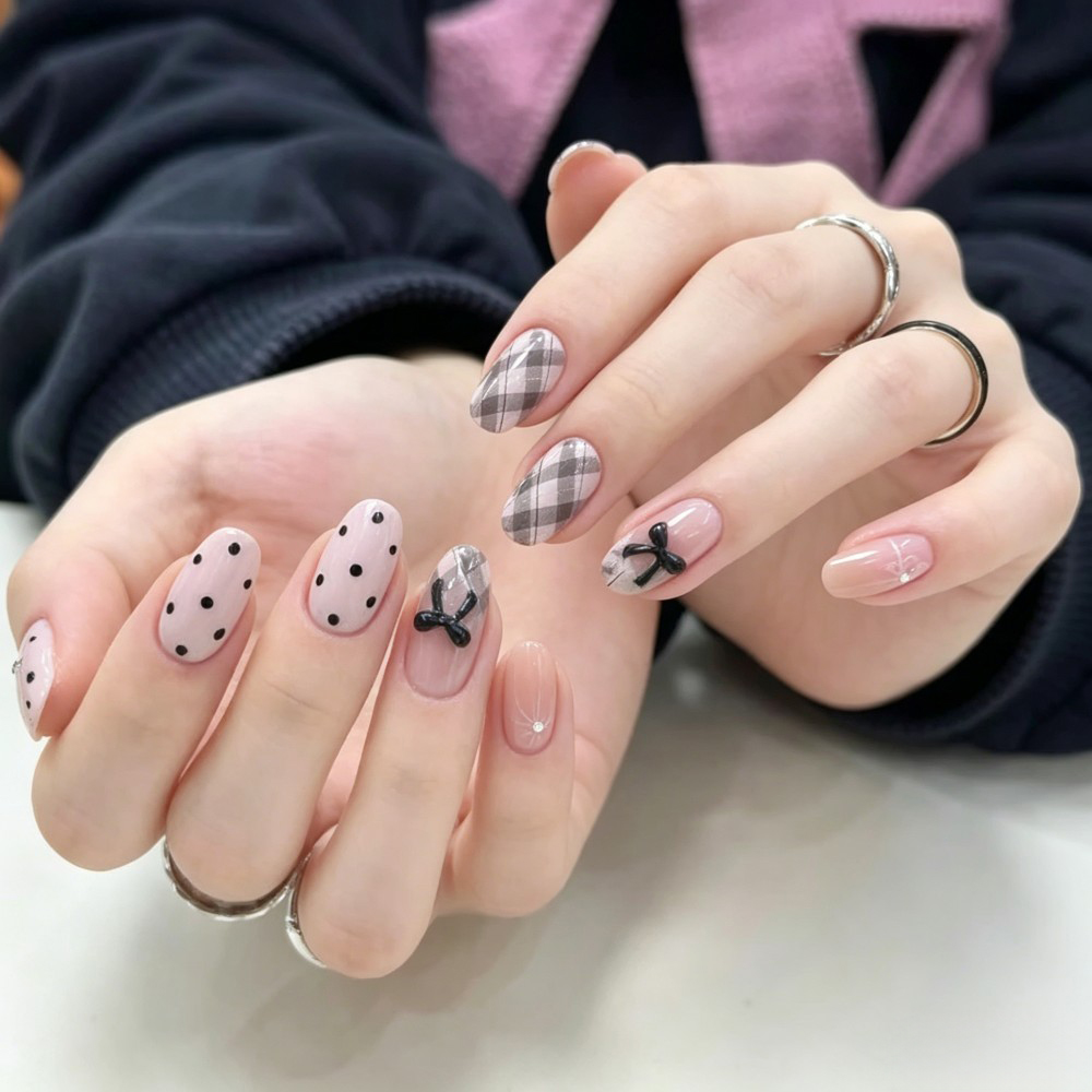 เล็บปลอมแบบกดติดลายผีเสื้อสีชม - Nail Art Wedding บทวิจารณ์และราคา