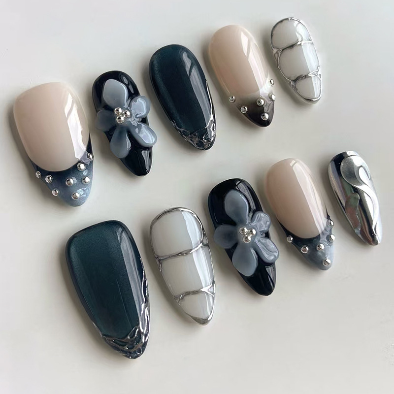 ชุดเล็บปลอมแบบกดติด 24 ชิ้น ลา - Nail Art Y2K บทวิจารณ์และราคา