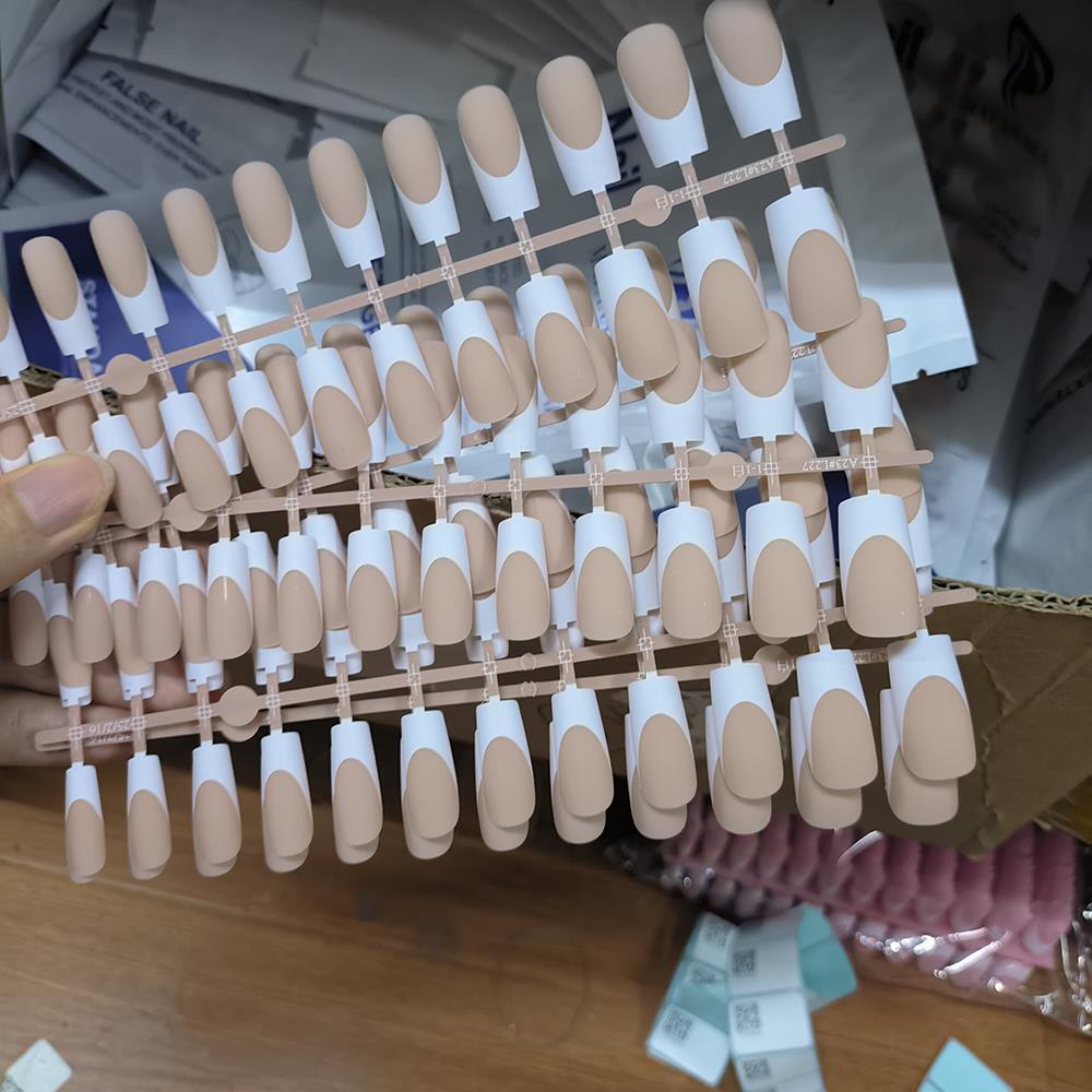 เล็บปลอมแบบฝรั่งเศสสีนู้ด 120  - Nail Art Wedding บทวิจารณ์และราคา